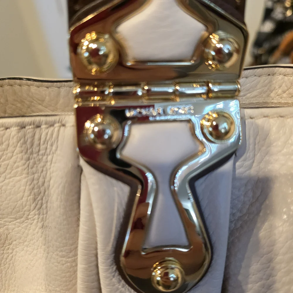 Michael Kors Cream and Brown Shoulder Bag with Gold Details - Picture 11 of 16